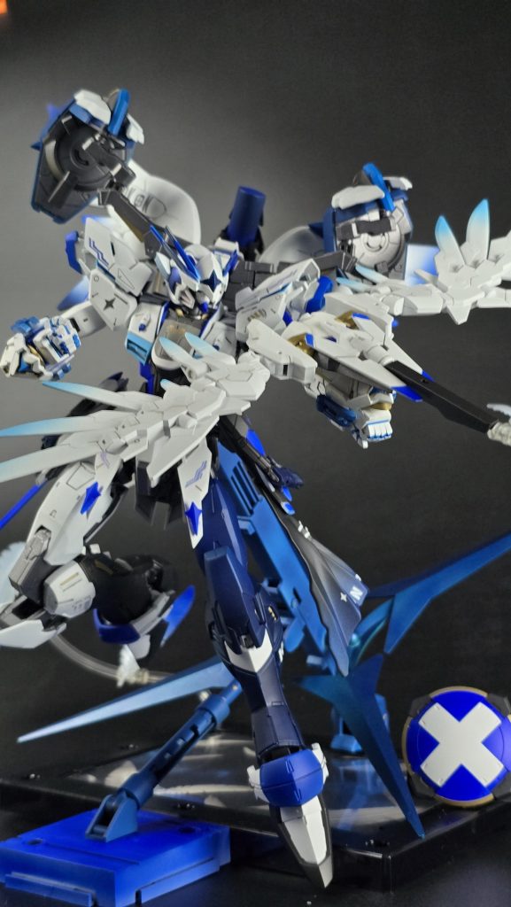 腰のウイングスラスターは、腕部に取り付けて「Q.P.D.ビームアロー」として使用可能です楽曲「きゅーぴっど。」から取りました🏹