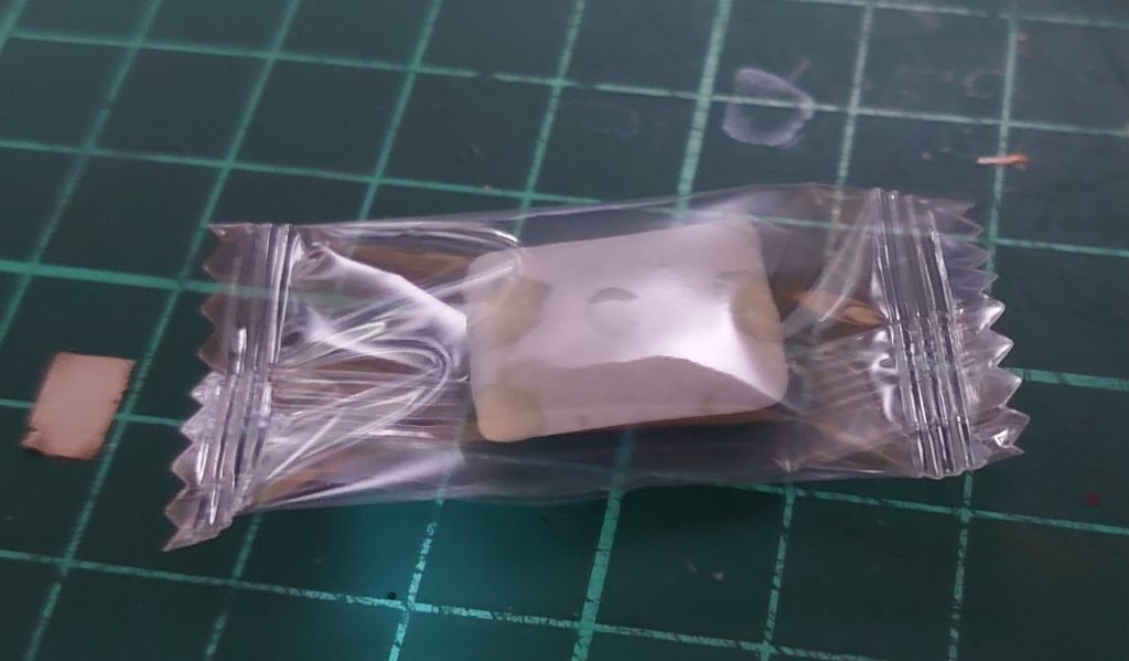 オマケのガムは変色していたので捨てました