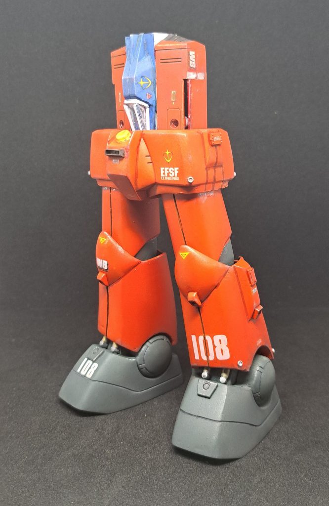 このモデルを作るとき、コアファイターは内臓出来るようにしたい。が一番の要素でしたので、ウェストを細めたり、腰回りを分割しませんでした。