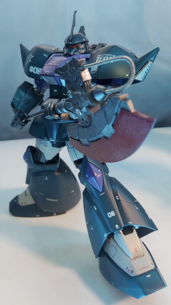 レジンキットのジャイアントヒートホークを製作して使いました(;´Д`)エネルギーパイプのパーツが神隠しに会ったのでスプリングパイプで代用‥ザクは全部造っちゃったのでデカール余ってるし、ゲルに挑戦なの(@ ̄ρ ̄@)この構えってソードインパルスとかエクスカイザーのカイザーソードのポーズだけど何か名称あるらしいの(っ ´ロ` )ノ