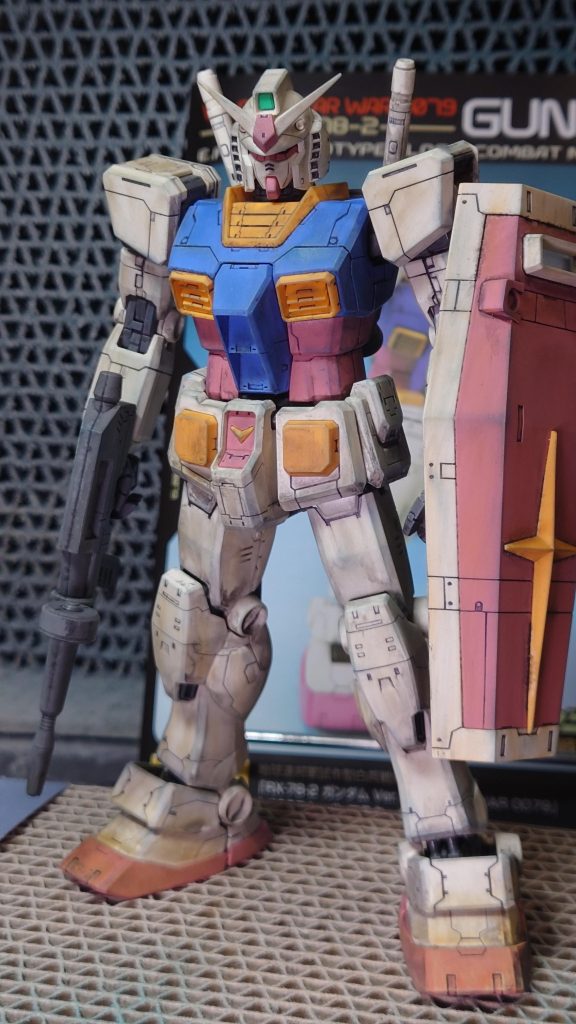 RX-78-2 ガンダム Ver.ONE YEAR WAR 0079–2枚目/制作者：あれく myT 積みプラ崩したい