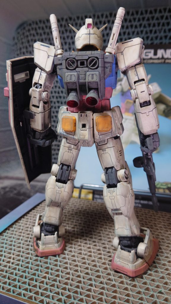 RX-78-2 ガンダム Ver.ONE YEAR WAR 0079–4枚目/制作者：あれく myT 積みプラ崩したい