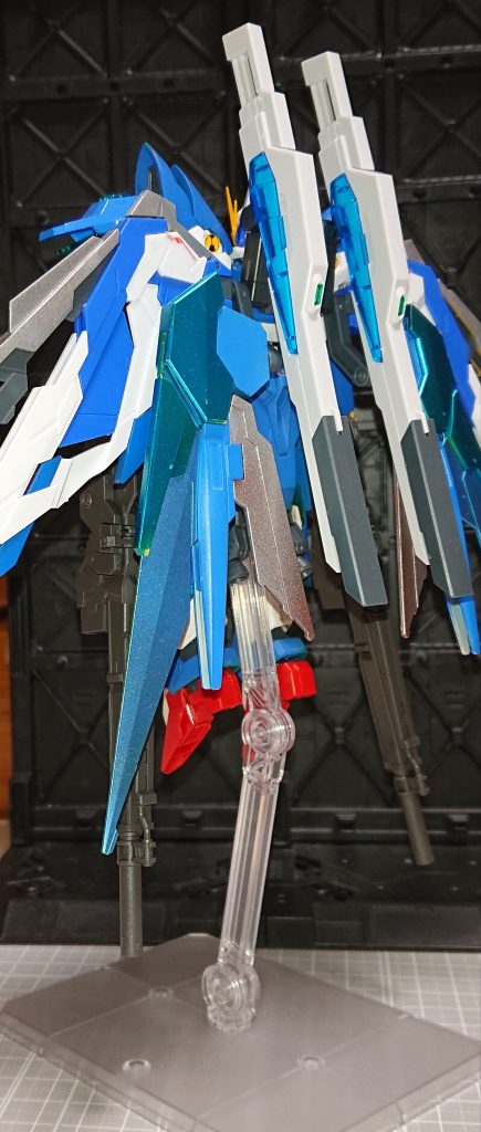 先月説明してなかったんですが羽はRGウイング+リナーシタでAGE2マグナムのバックパックとヘリオスの軸の組み合わせです。