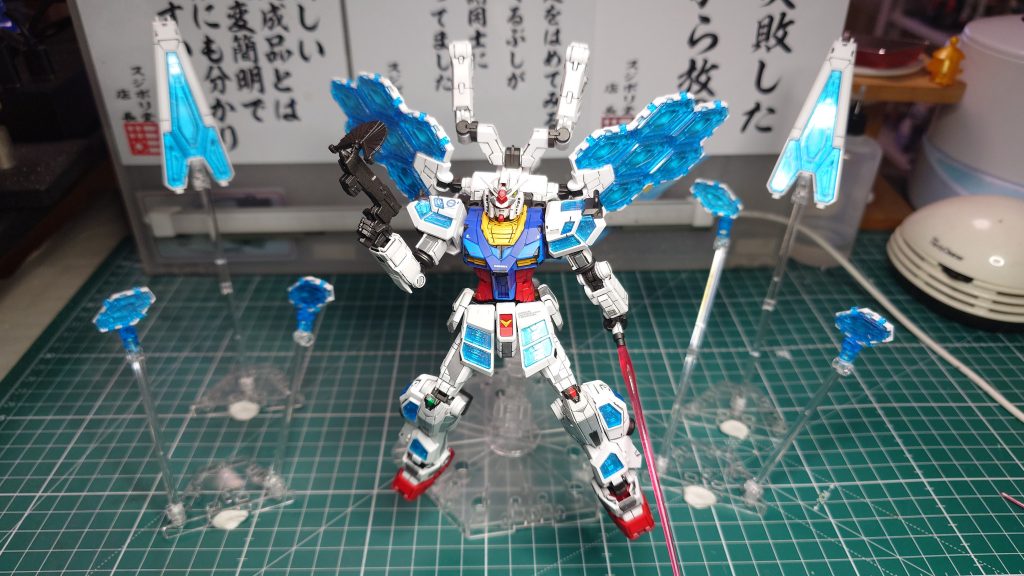 溶接ガンとビームサーベル装備状態です！