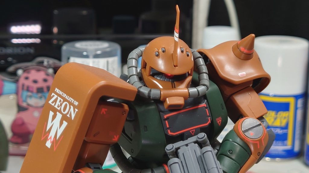 ガルマ・ザビ専用ザクⅡ–4枚目/制作者：あれく myT 積みプラ崩したい