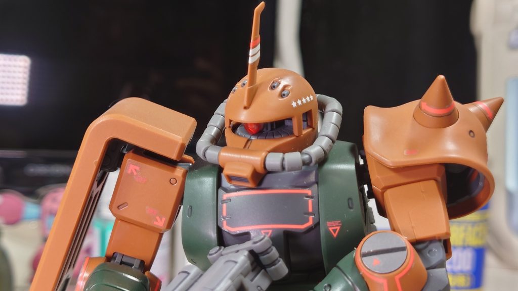 ガルマ・ザビ専用ザクⅡ–8枚目/制作者：あれく myT 積みプラ崩したい