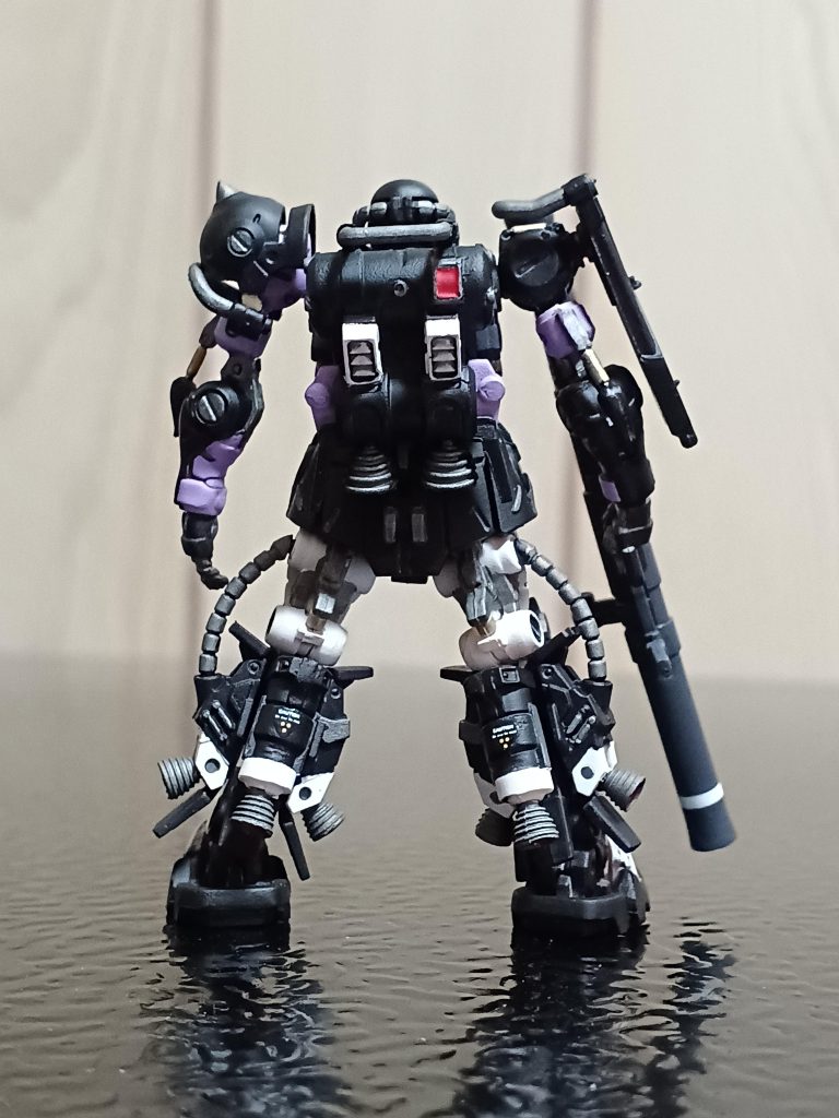 バックから。背部から眺めても良いですね~。アーティファクト節が炸裂してます(zaku-kao5)