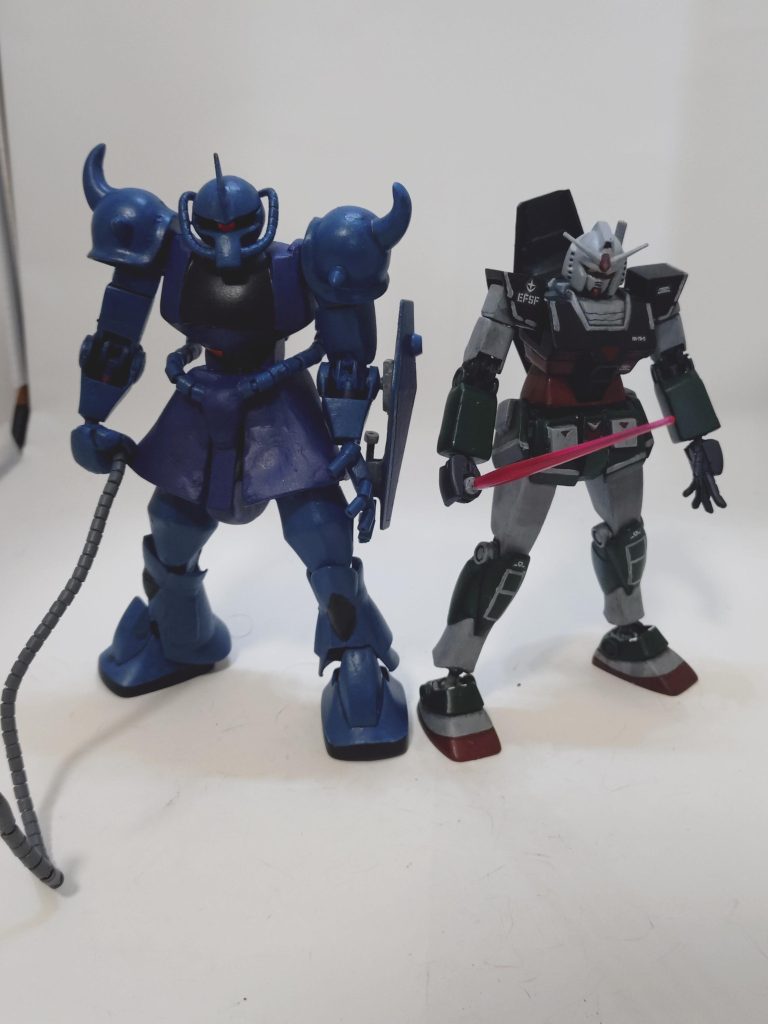 グフのライバルにして我が家のおなじみガンダムのおっちゃん登場。宿命の対決を再現していただきましょう。