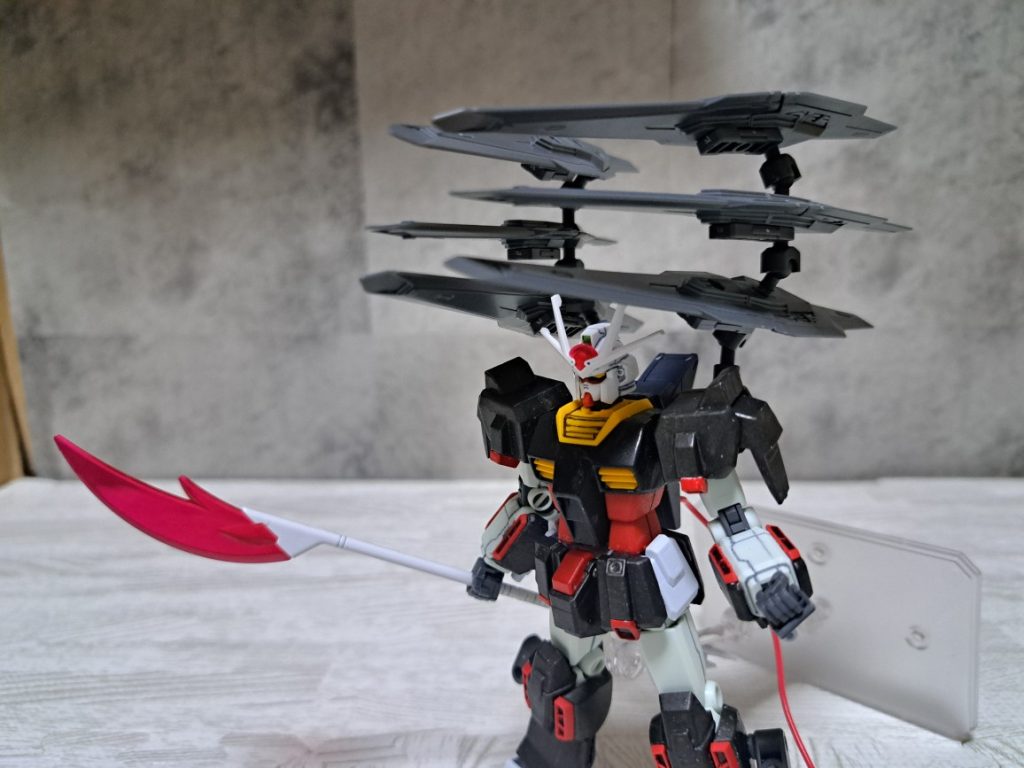 逆向きで大出力メガビーム砲モード。モデルはアイズガンダムのアルヴァアロンキャノン。