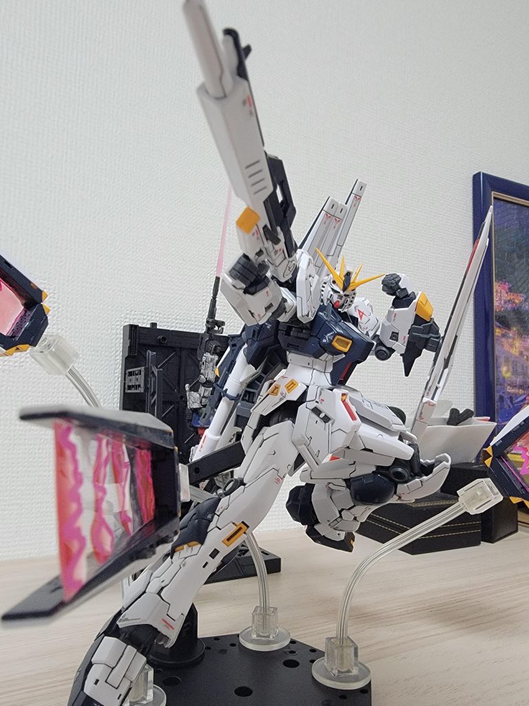 νガンダム(貧乏エフェクト)–2枚目/制作者：dominique