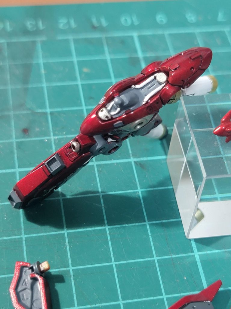 ディテールアップパーツ使用、合わせ目消し、角部塗装しました。