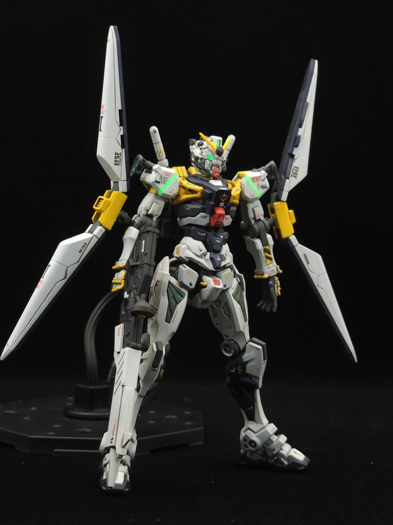 ダブルゼータのシールドのようなシルエットになりましたが実用的ではないのでボツ笑