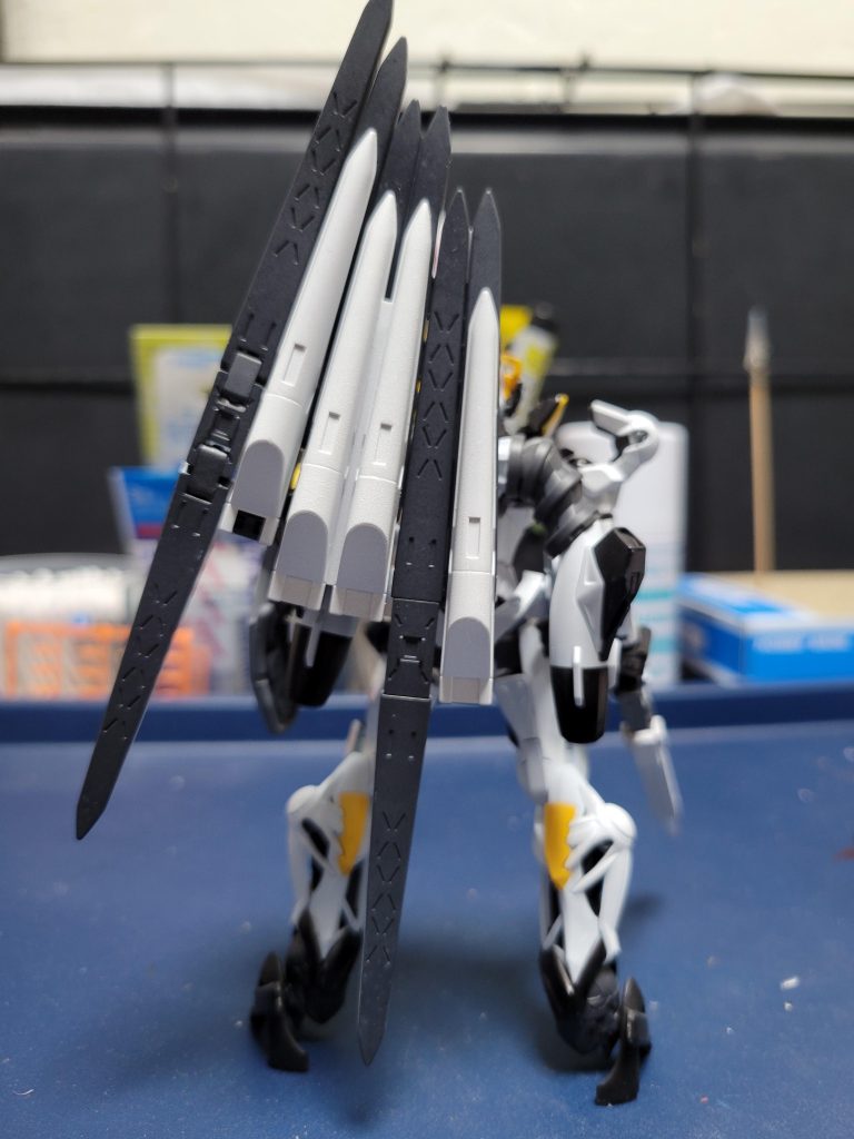 フェイクニューユニットはコアファイターの部分に取り付けています。ガンスタ初投稿、拙い作品ですが、皆様の目に留まれば幸いです。