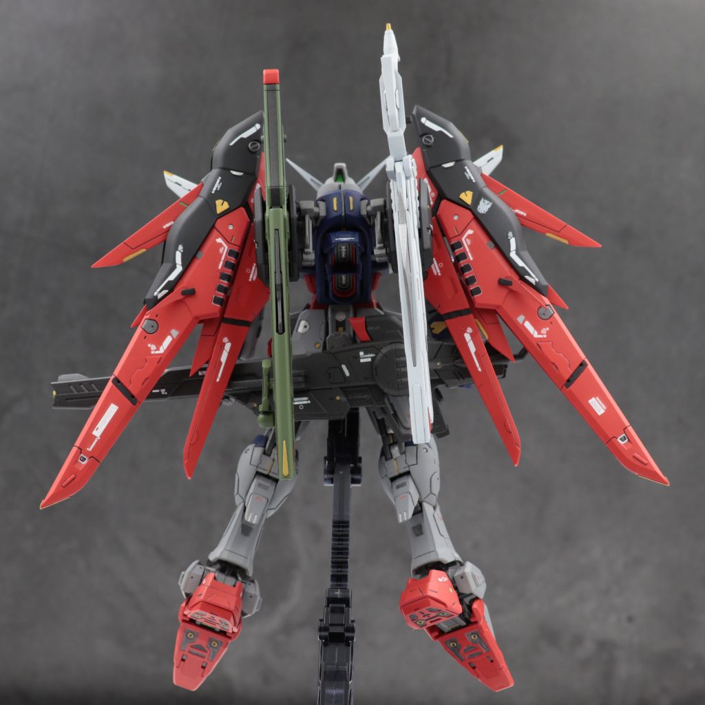 レールガンはRGブラストインパルスガンダムから流用。手の取り付け用にピンを追加。腰への取り付けジョイントも修正してます。