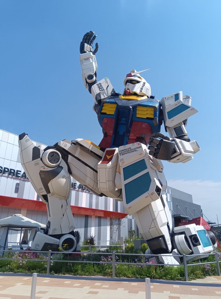 答え合わせで万博へ。片道12時間。会場滞在12時間。入場待機等2時間。0泊3日の強行軍。ガンダムパビリオンの事前予約ははずれました…。