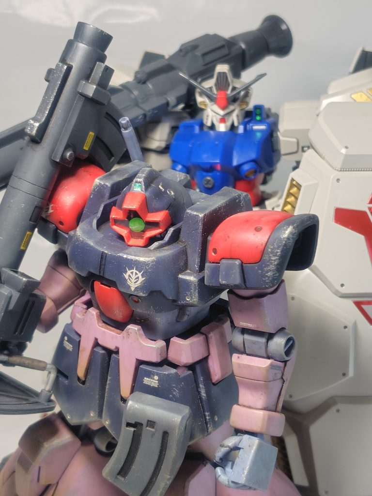 ガトー少佐をフォローするゲイリー!