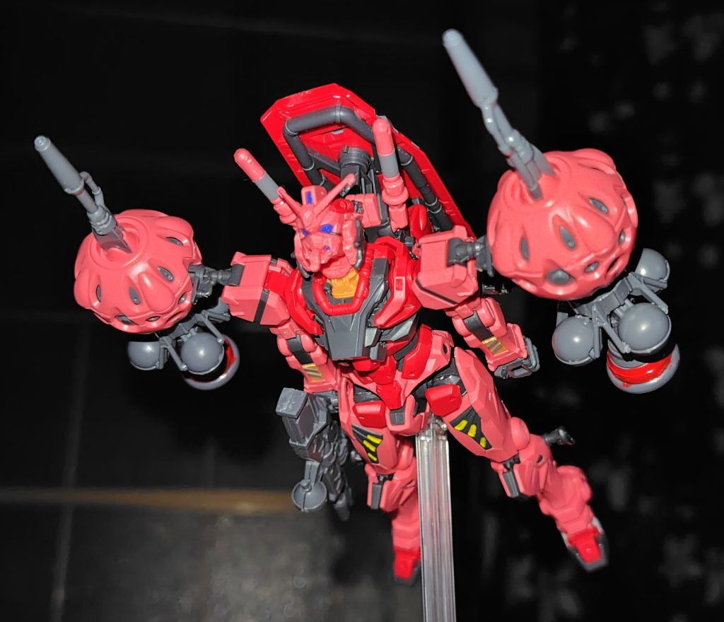 ビットは後方に高出力スラスターを備える為、自機の推力上昇も兼ねる。