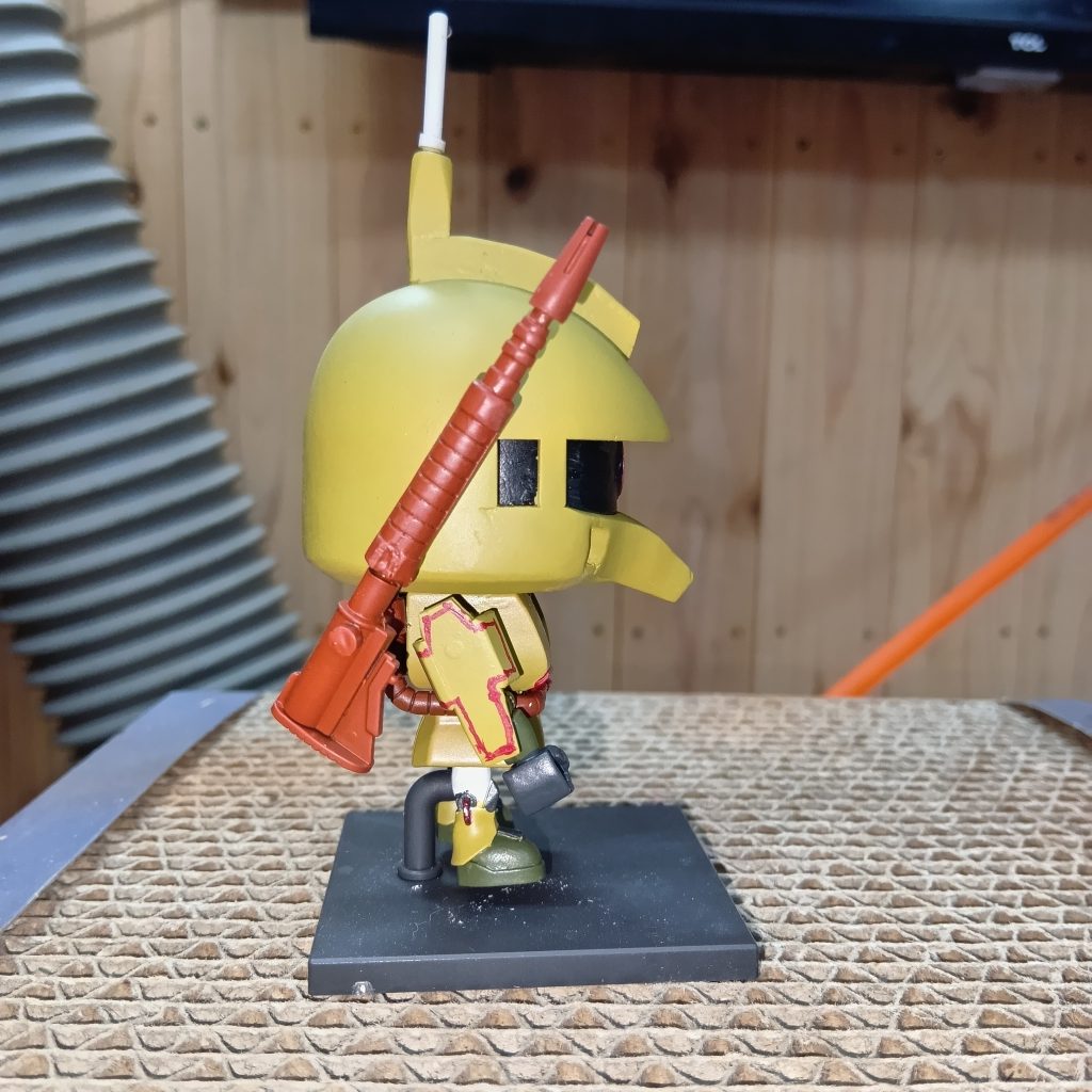 キャノンはHGUCザクⅡのザクマシンガンだったと思います。短く切りました。