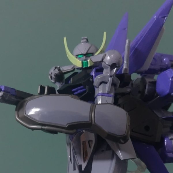 こいつ！灰色の幽霊(みどりのおじさん)だ！！