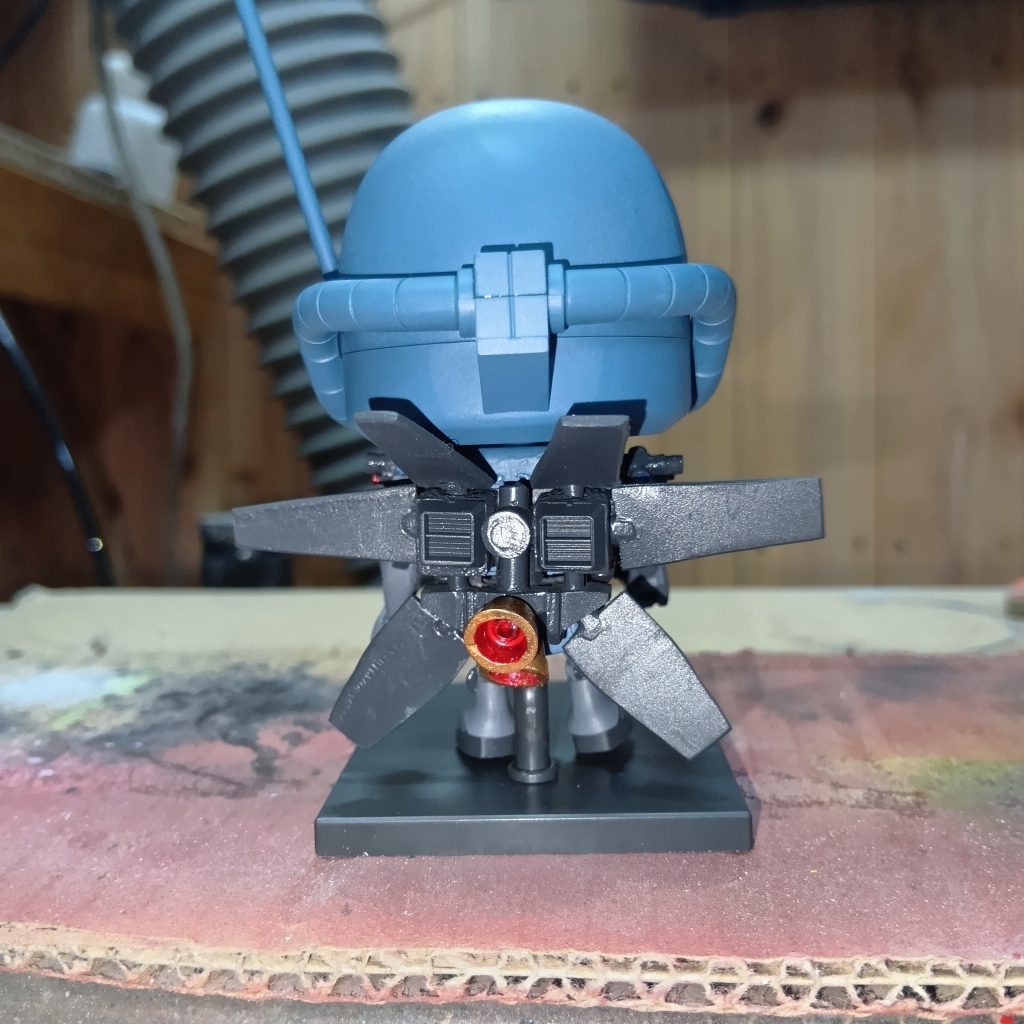 ネットの拾い画像でバックパックのバーニアが金っぽかったので金にしたけど、なかなか気に入ってます👍