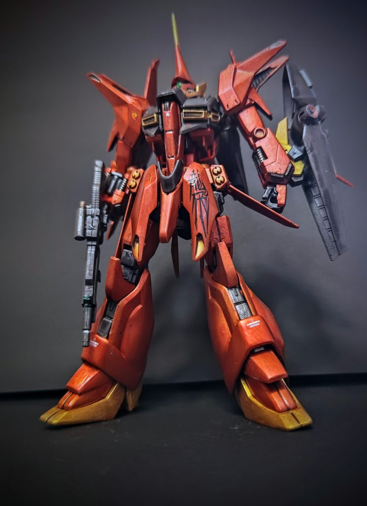 ずっと使いたかったZガンダムシリーズのガンダムデカールに付いていた「龍飛」デカールが使えました！可動は特にいじっていないので分離、可変は可能なはずですが、塗装剥がれ等心配なのでMS形態のみで。