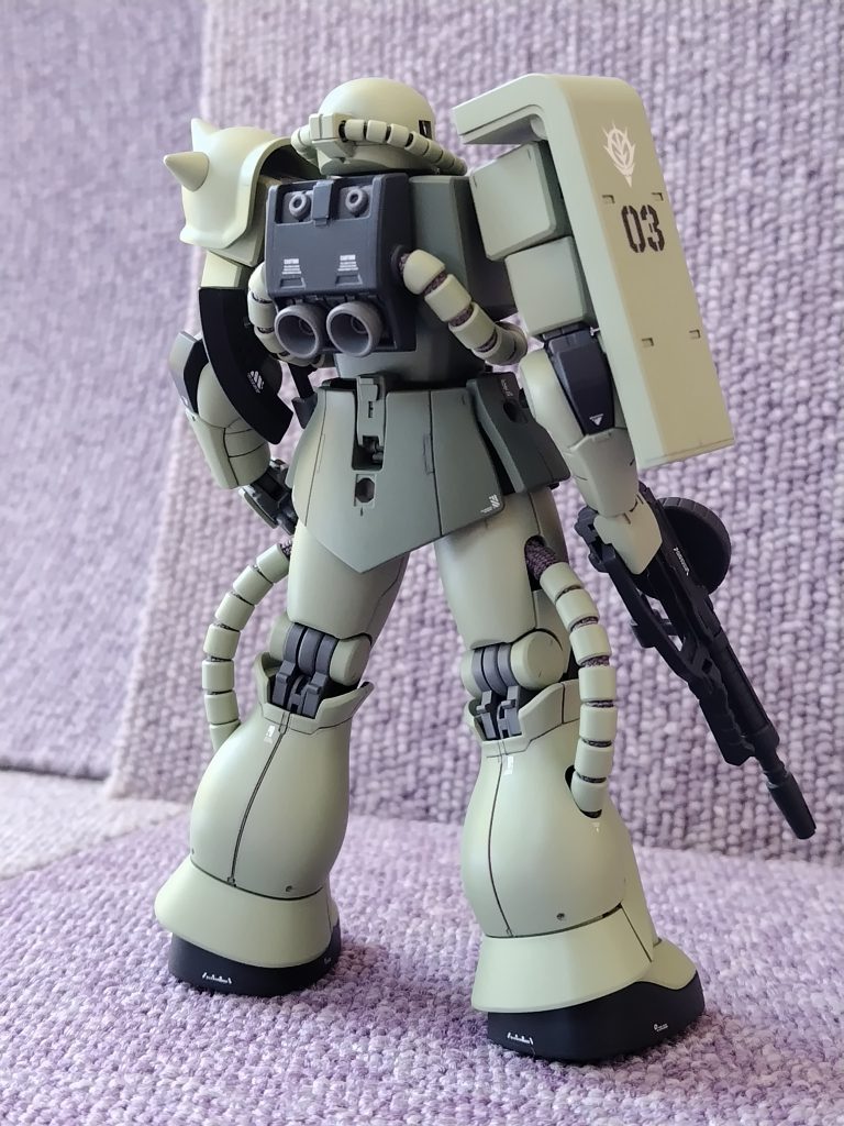 全身の動力パイプはコトブキヤのモビルパイプに交換しました。鼻のパイプは若干細いものを使いましたが、違和感は無さそうです。