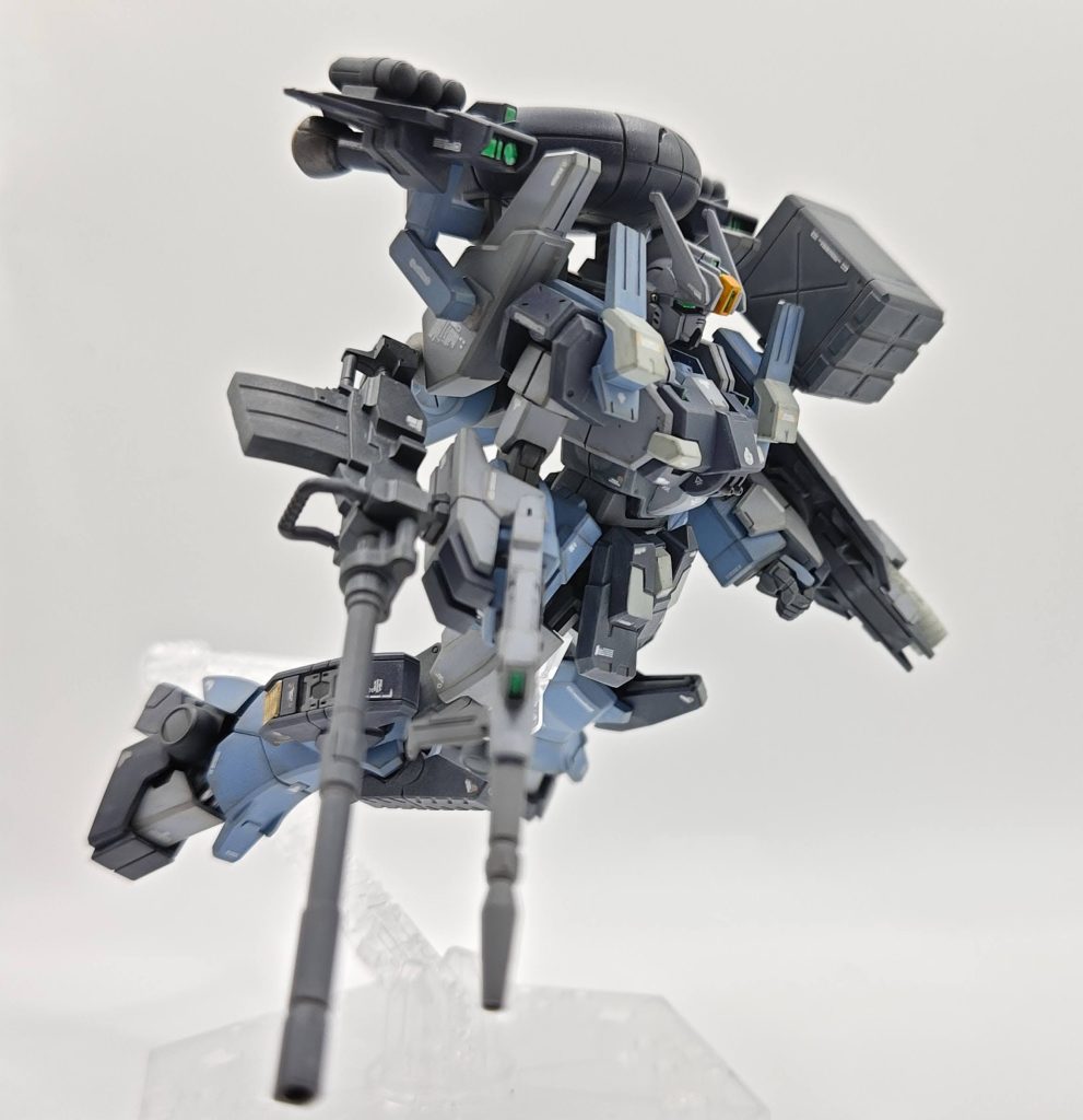 ゴテゴテしている本体ですが、アンバランスにならないようにいろいろ追加はしています。