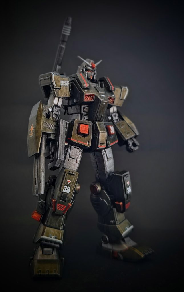 前面カット。ガンダム自体はジ・オリジン版のキットがベースなこともあり、とてもカッコいいガンダムが出来上がります!