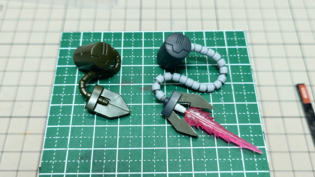 可動部ではないエクステンショナルアレスターはキットのラインを参考にパーツを切断し可動軸を仕込みました。