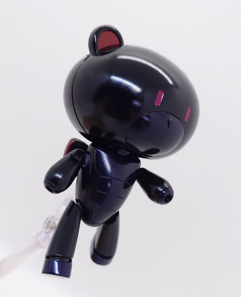 瞳のピンクはシタデルで塗っています。ごめんなさい、色を控えるのを忘れました(zaku-kao9)