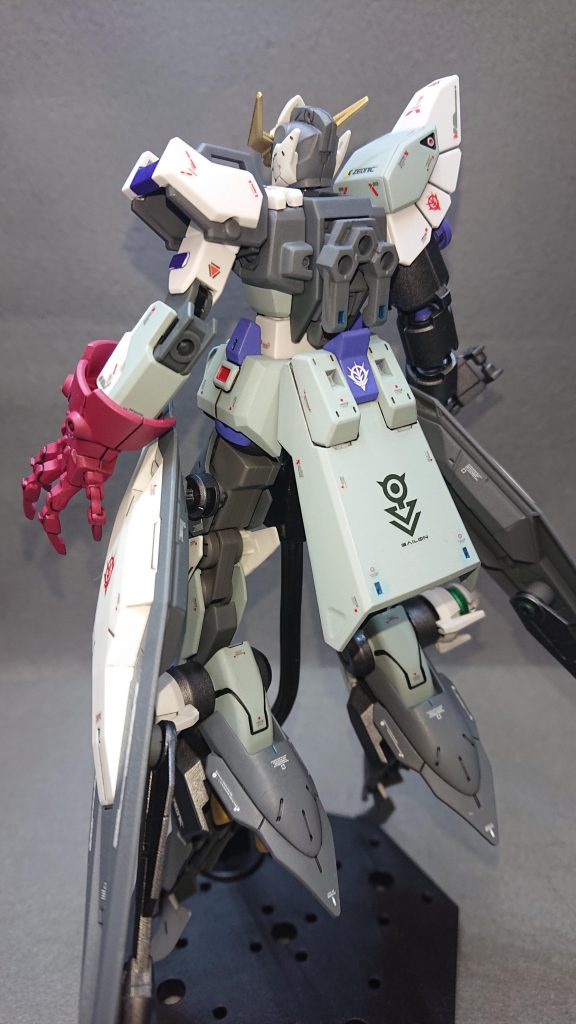 使用した塗料タミヤカラースプレー・ブラック・ジャーマングレイ・アルミシルバー・メタリックグリーン・ゴールド・ガンメタル・ブルーバイオレットエアーモデルスプレー・ライトブルー(ドイツ空軍)ガンダムカラースプレー・MSホワイト・MSシャアレッド