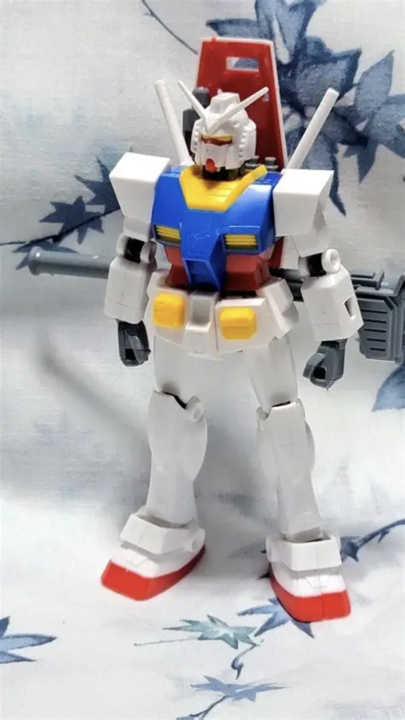 絶版ガンダム–3枚目/制作者：統覇已叶