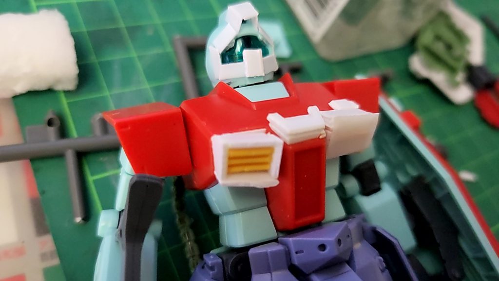 顔と胸部にプラバン貼り付け