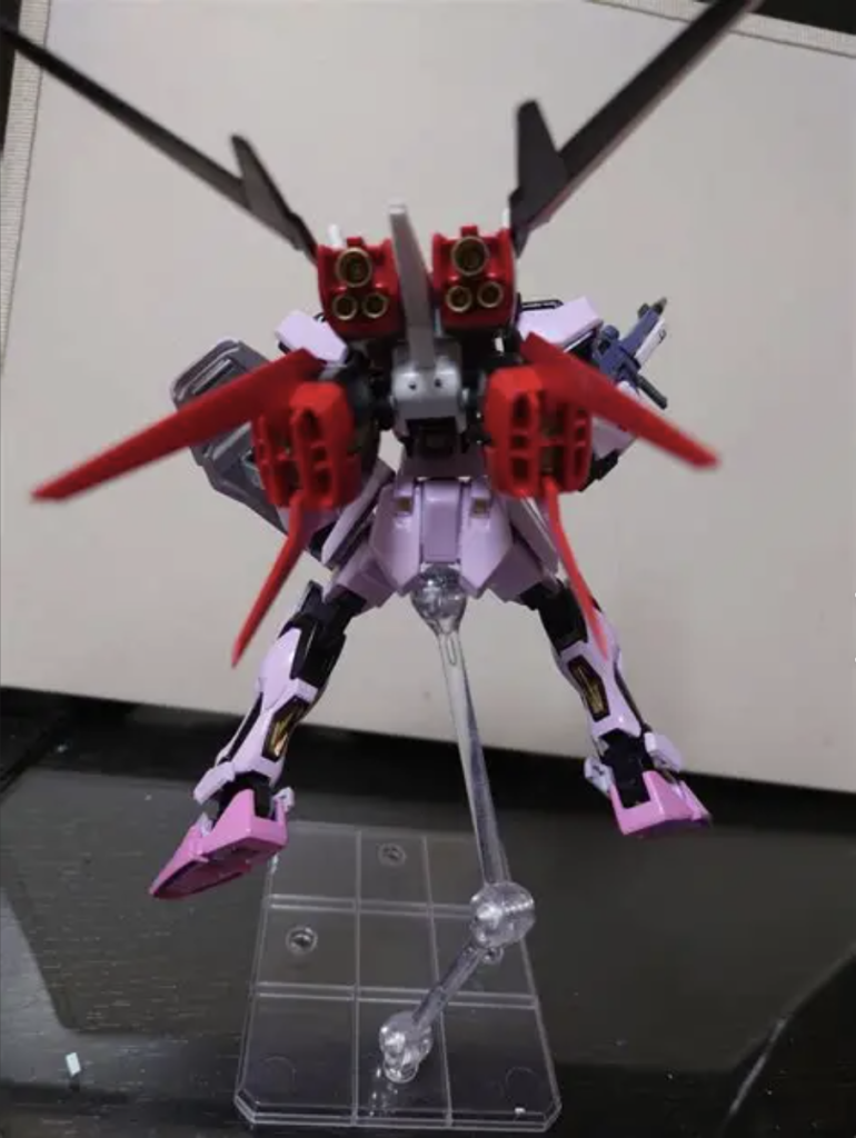 バーニアはパーツ買って増設しています。盾裏、足裏、塗らないと(;´Д`)