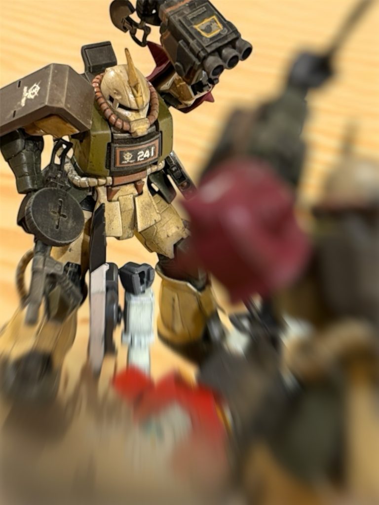 　落としたのは６機。生き残った３機が、シールドを構えながら、勢いよく後退していくのが見えた。