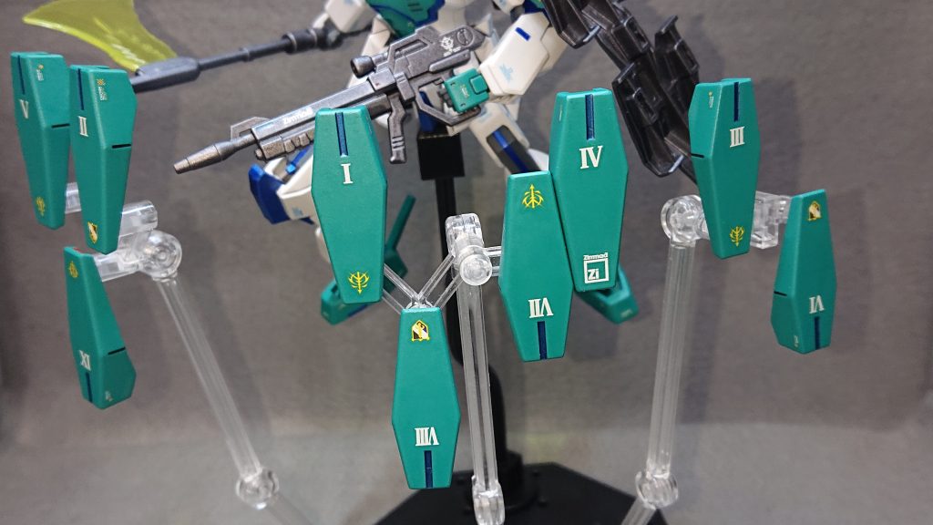 部分塗装にタミヤのエナメル塗料・ブラック・メタリックブルー・フラットイエロー・フラットレッド・ダークグレイセンサー部分にはMr.メタリックカラーGX・メタルブルー