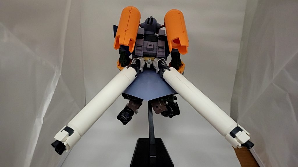 境界戦機の機体のバックパックにハイゴックとユニコーンのスラスターを取り付け