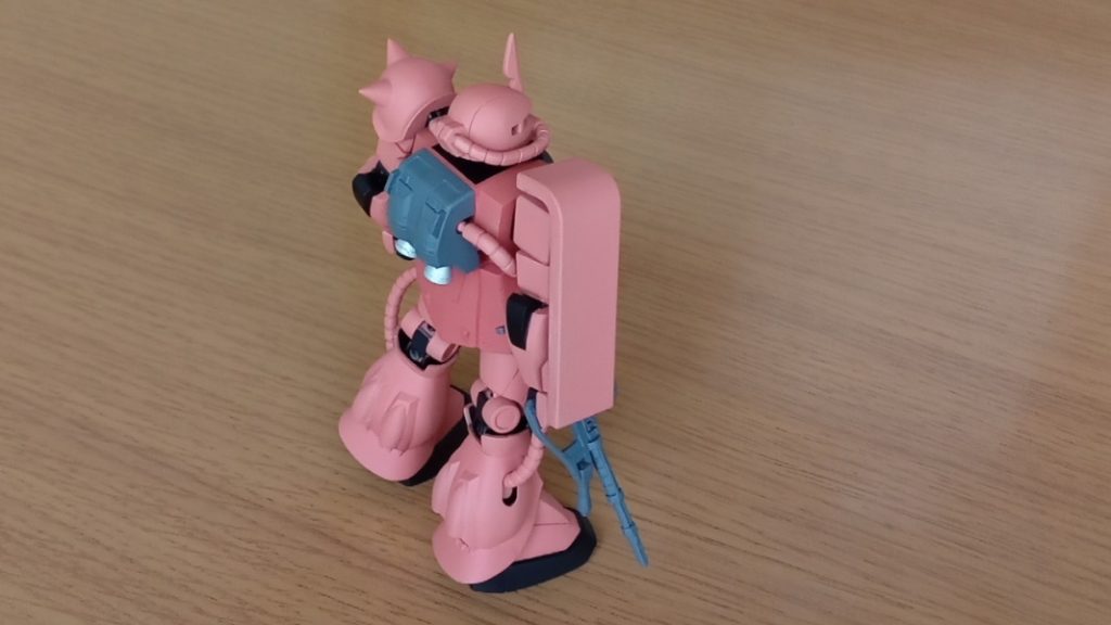 前の塗装を落として全塗装。関節を一部ポリパーツ化、後ハメできるようにしてコウサク。スパイクもシャープに。ほぼキットの状態で完成です。