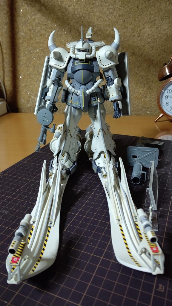 前からです。なかなかかっこよくまとまっったのではないでしょうか?これもファレコンの出品作品ですが、これが最優秀賞を頂きました。これは、嬉しかったです。好きな環境問題とガンプラを結びつけられたのは、本当に楽しかったです。いつも賞もらってますが、この時が一番嬉しかったです^_^^_^!