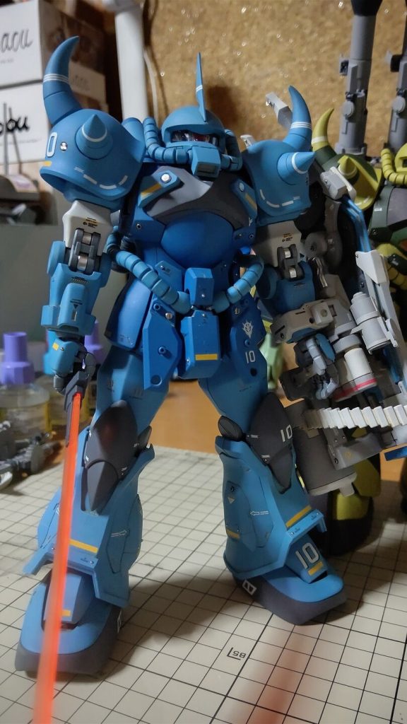 なんか、胸の真ん中がぽかんと何もなくて、あのオレンジのクリアパーツがかなり重要だったのがわかると、痛い勉強になりました。…次のグフが良くなればいいか…と。