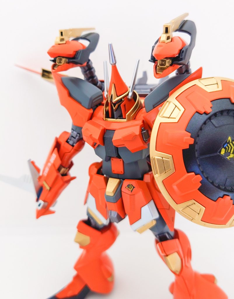 武装その2:ウィザード頭部リトラクタブルセレクション内ビーム砲ケルベロスウィザードの左右の頭部にそれぞれ1門ずつ内蔵されたビーム砲!頭部がそれぞれフレキシブル構造のブームで接続されていることから、個別に照準や敵機補足が可能であり、変幻自在な戦闘が可能となるとのこと!