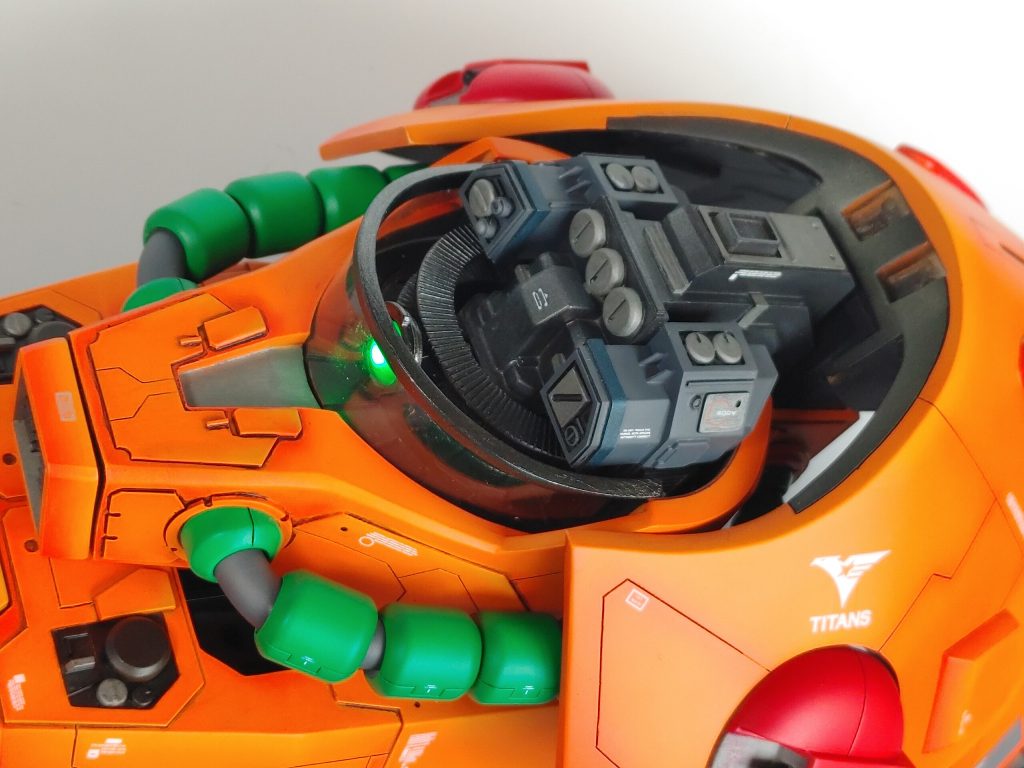 LEDのせいで目が左右に動くことはできません。 本作品は5/4までヤフオクに出品予定です。Yahoo!オークション - 1/24 [MARASAI] head resin cast kit 