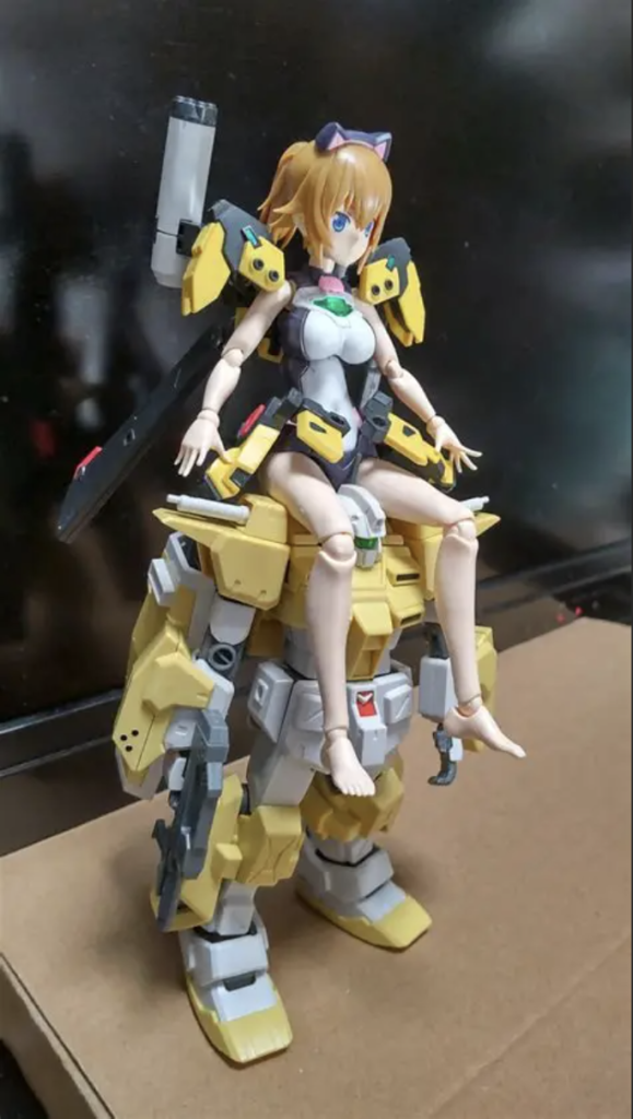 ドジムことパワードジムカーディガンに(強引に)搭乗　HGサイズだから結構無茶か！？