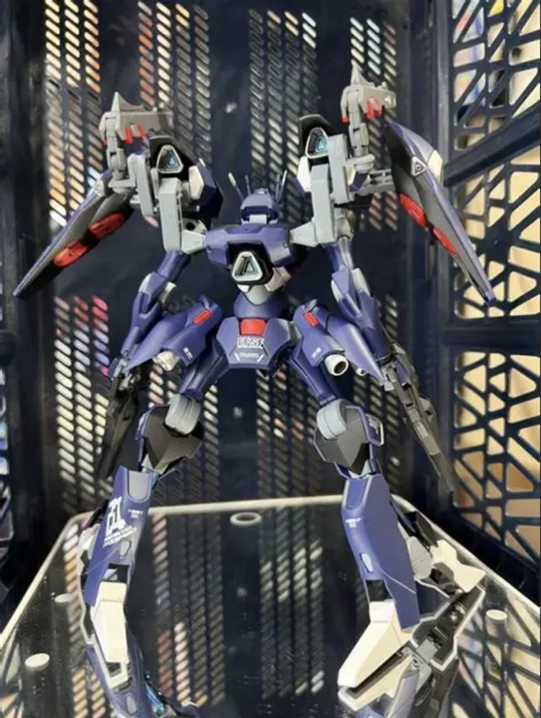 後ろ腰部にサイドアーマードを追加。