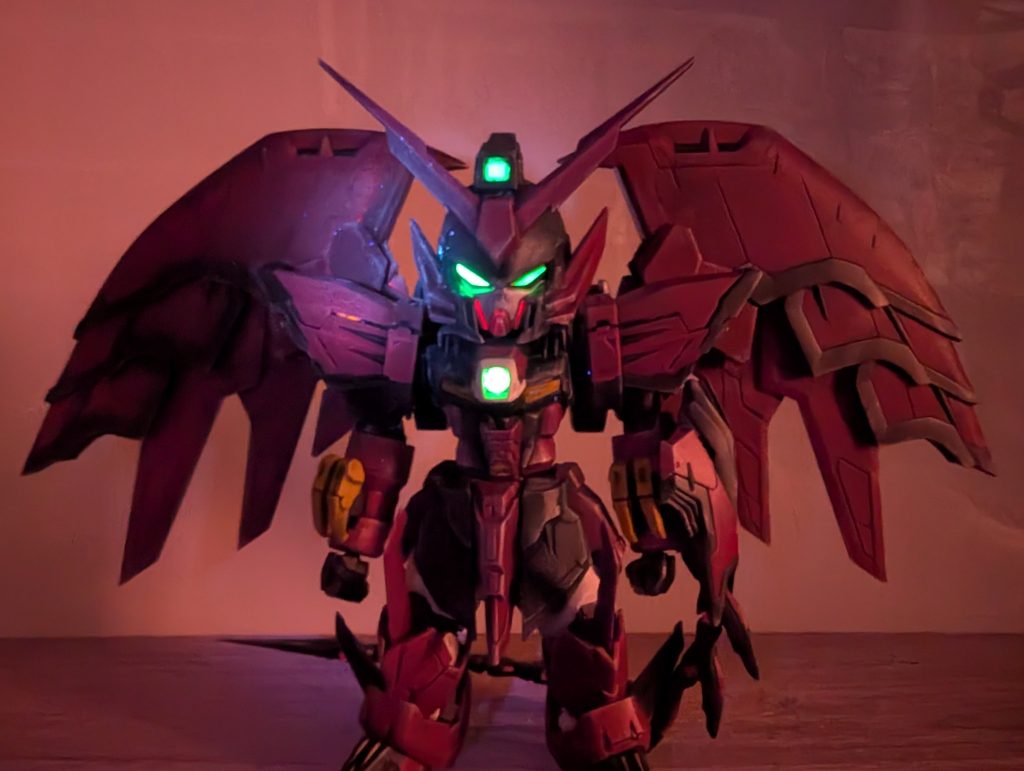 初めてのビコーンシステム。なかなかかっこいいですね。顎が光ってるのは蛍光塗料使ってないのに反応してるのが謎です。