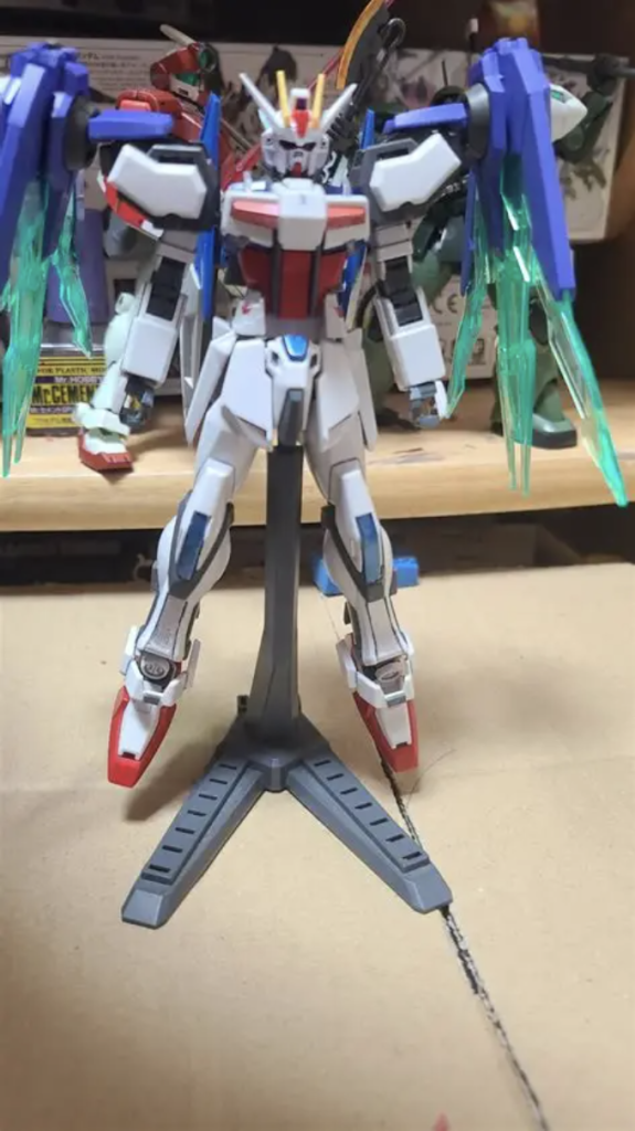 シンプルにビームマシンガンとシールドだけを持った状態。