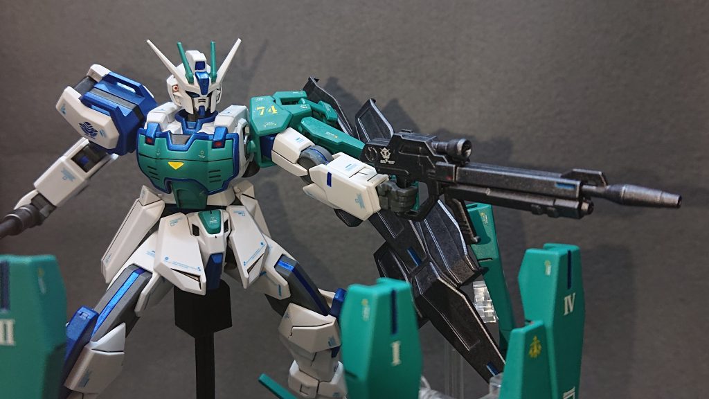 サブの武装として、中距離戦用にストライクのビームライフルを装備させています近接戦がメインの機体ですが一応の保険として遠距離武装を装備させておくと安心できますよねｗストライク要素を濃く出来るという意味でも安心できますｗ