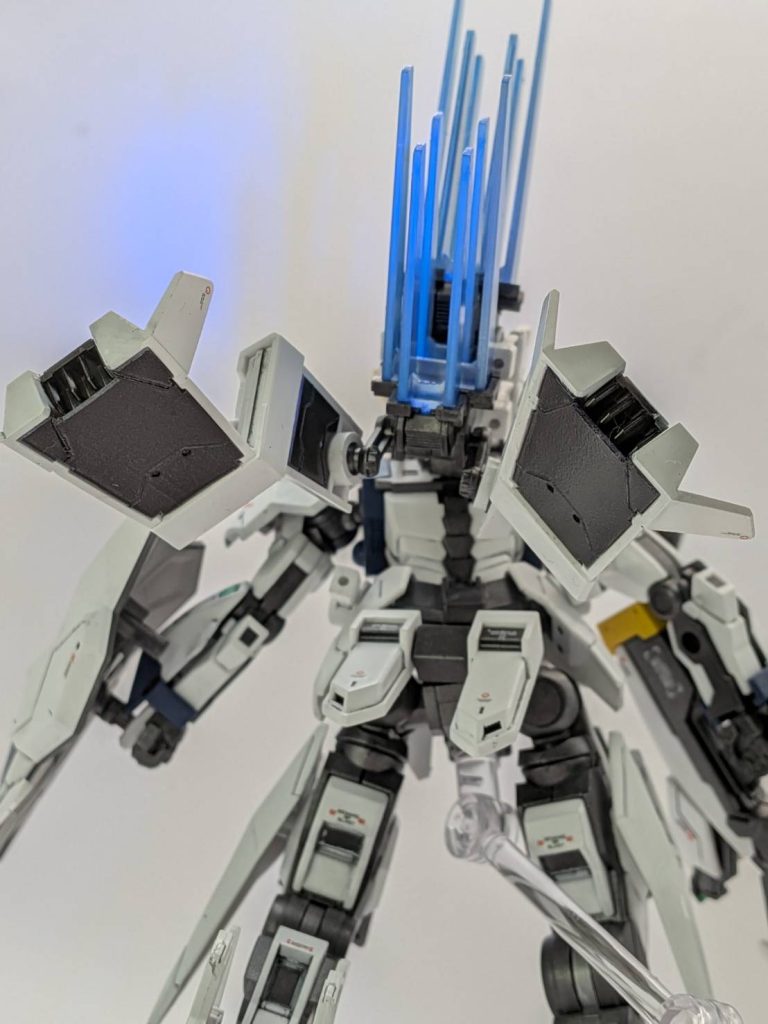 バックパックの裏側がスカスカだったのでプレート作成しました