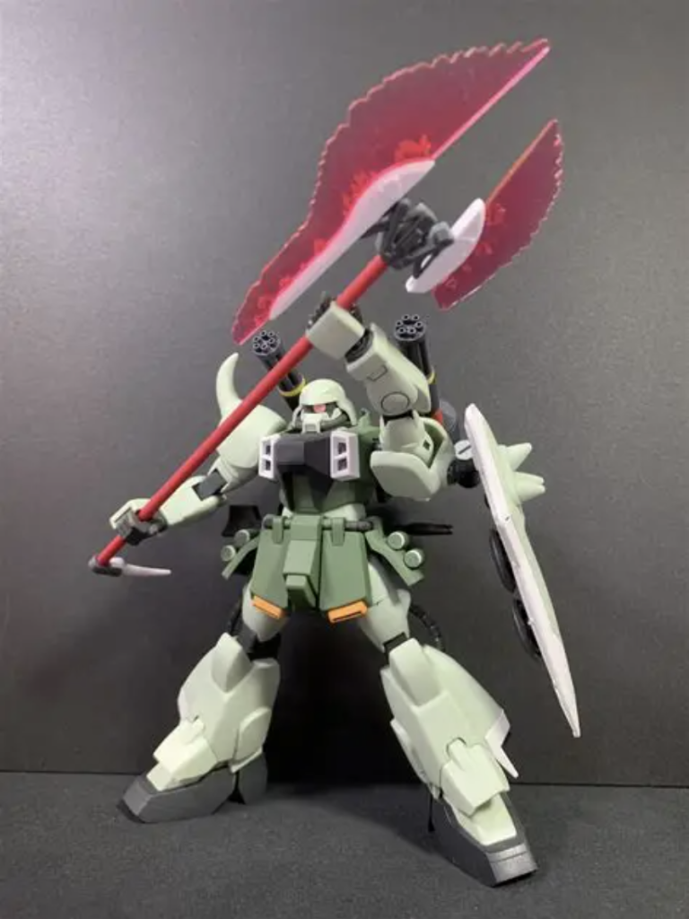 ビームアックスはギャンシュトロームのをそのまま持たせました。コレクションシリーズのと比べるとやはり迫力が違います。