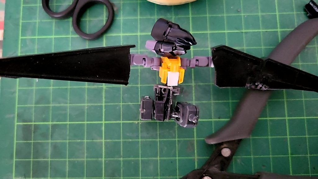 真ん中の人型の部分はウーンドウォートの上半身と百万式の股関節を使用